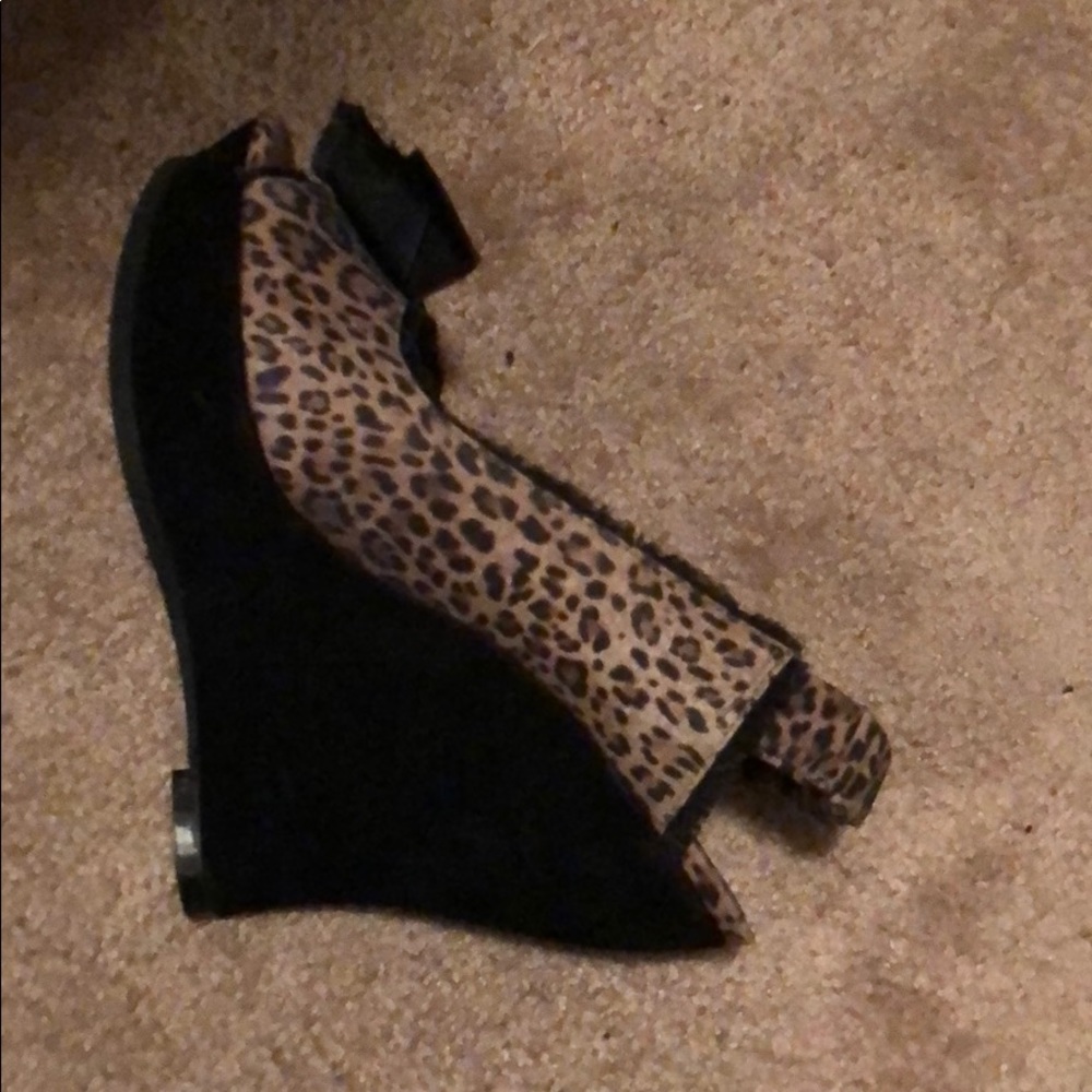 Jessica Simpson Heels - Picture 3 of 4
